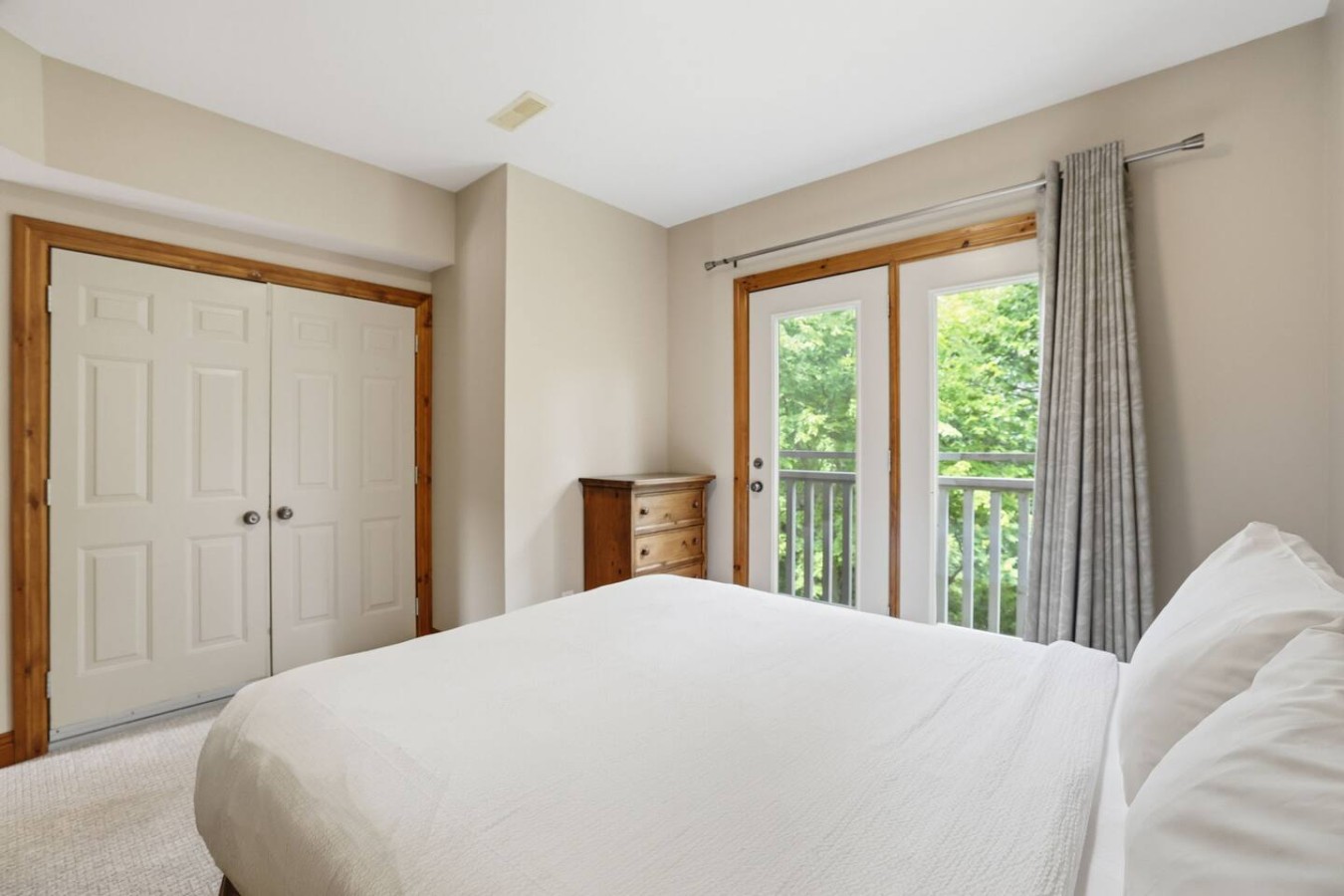 215 Snowbridge with Summer Pool | Photo 34