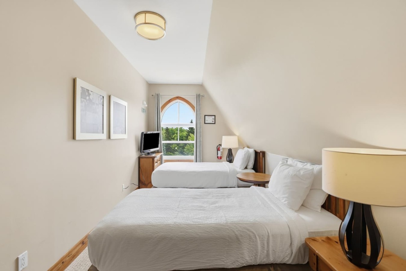 215 Snowbridge with Summer Pool | Photo 27