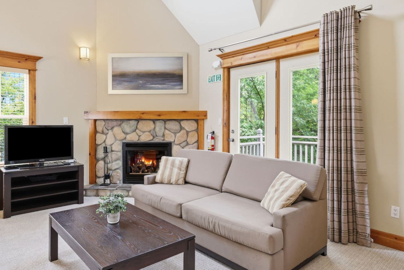 215 Snowbridge with Summer Pool | Photo 8