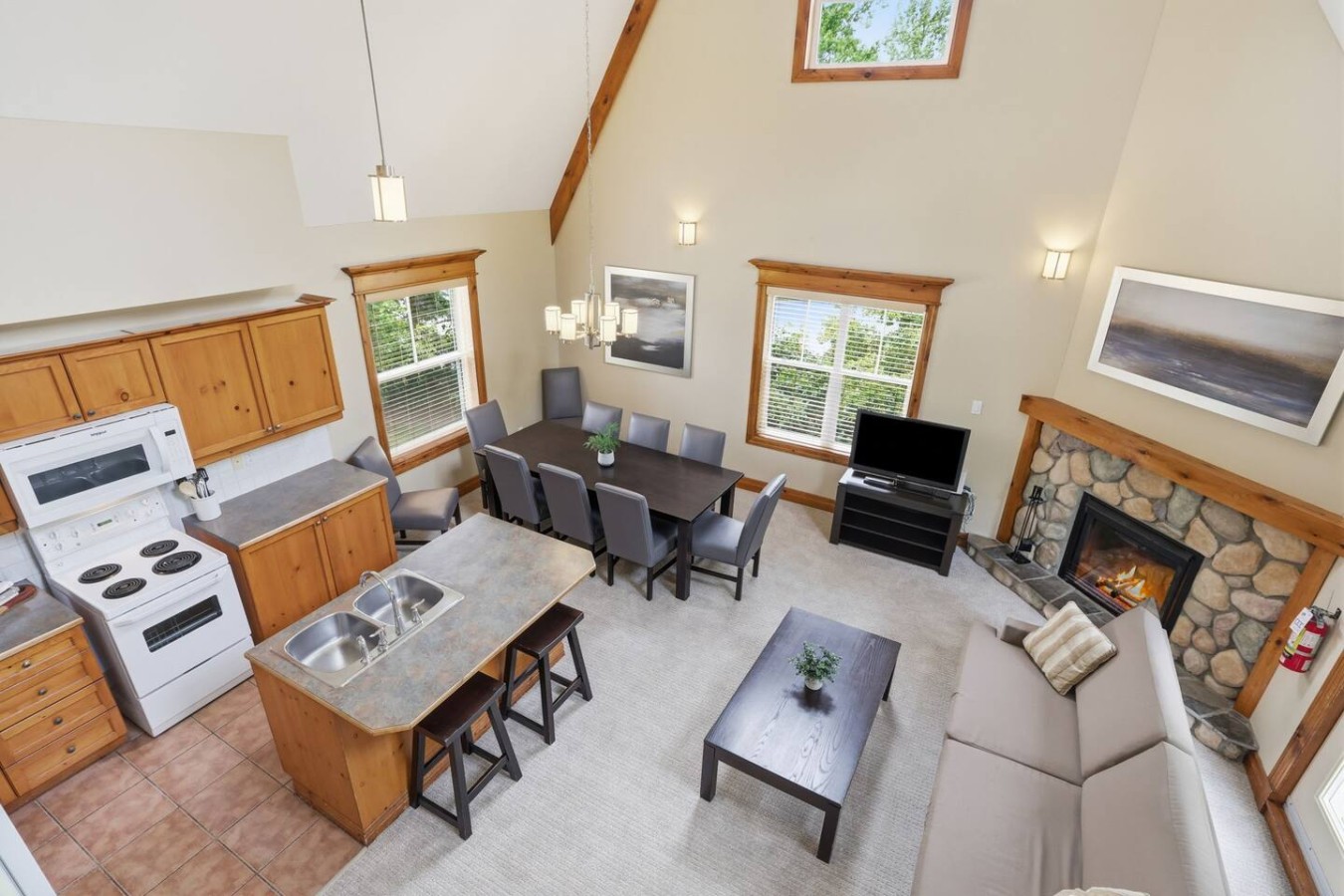 215 Snowbridge with Summer Pool | Photo 19