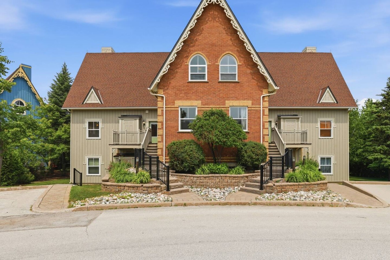215 Snowbridge with Summer Pool | Photo 49