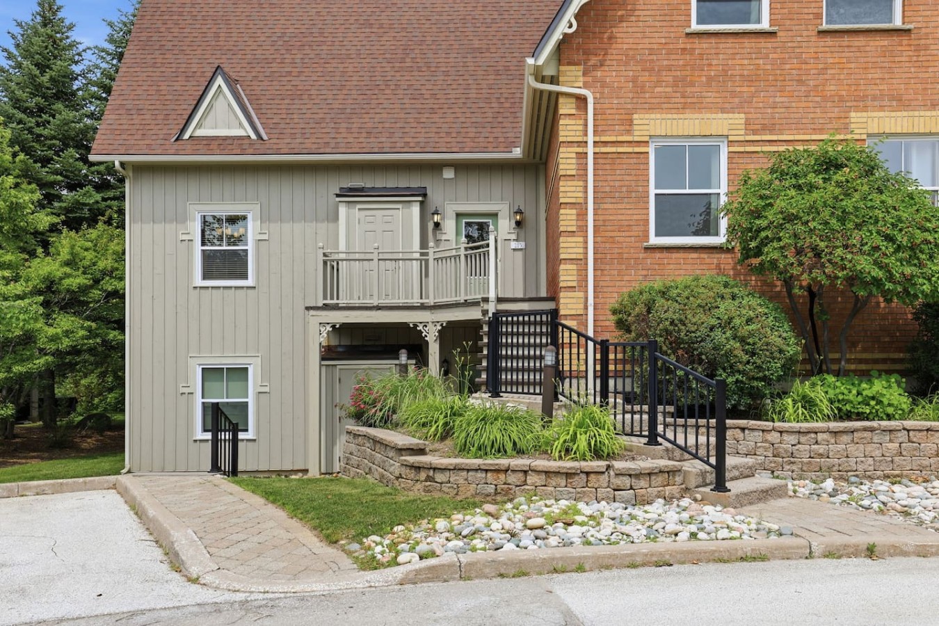 215 Snowbridge with Summer Pool | Photo 48