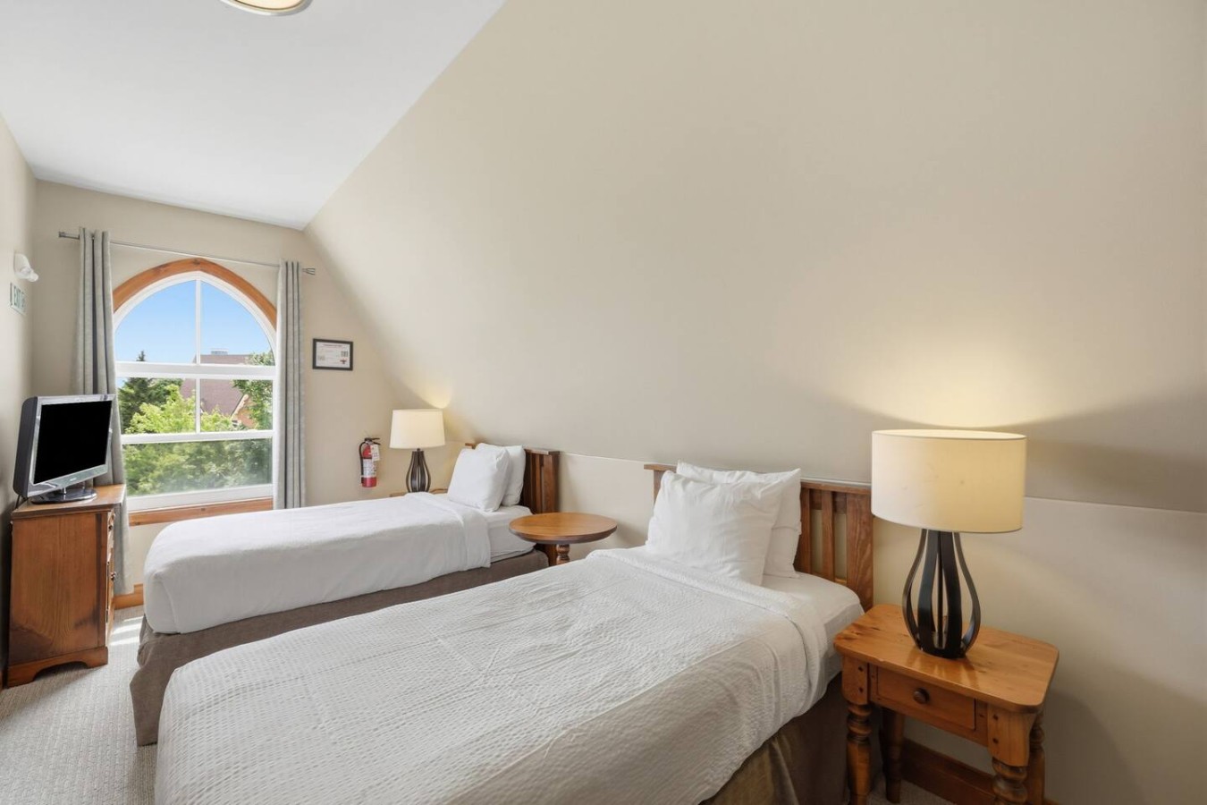 215 Snowbridge with Summer Pool | Photo 28