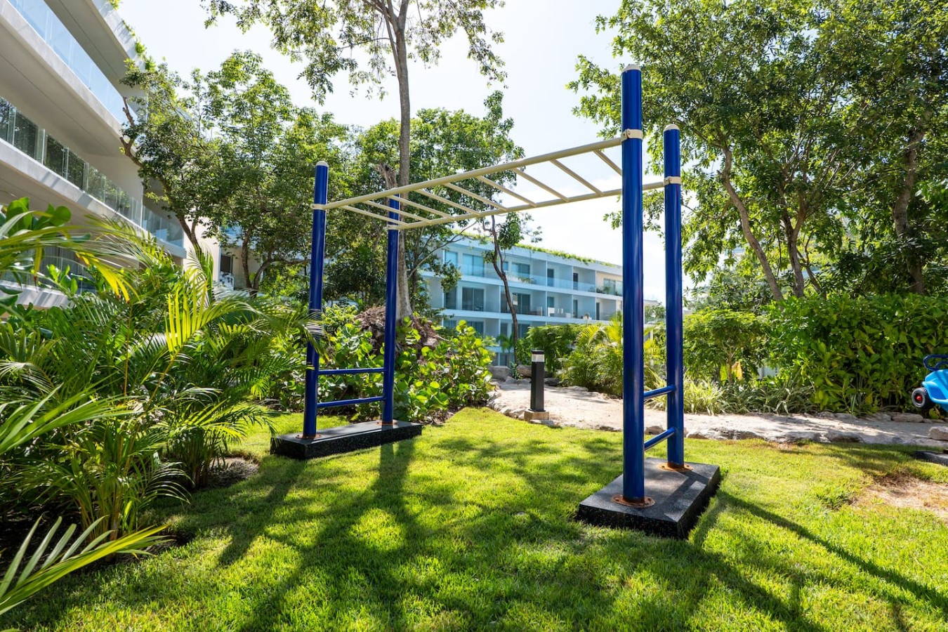 The Leaf | Modern 2BR with Pool & Balcony | Photo 39