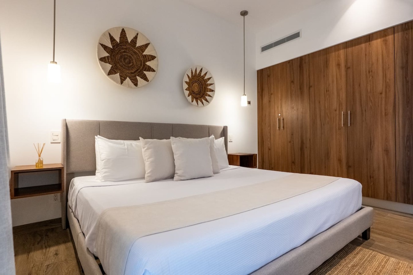 The Leaf | Modern 2BR with Pool & Balcony | Photo 18