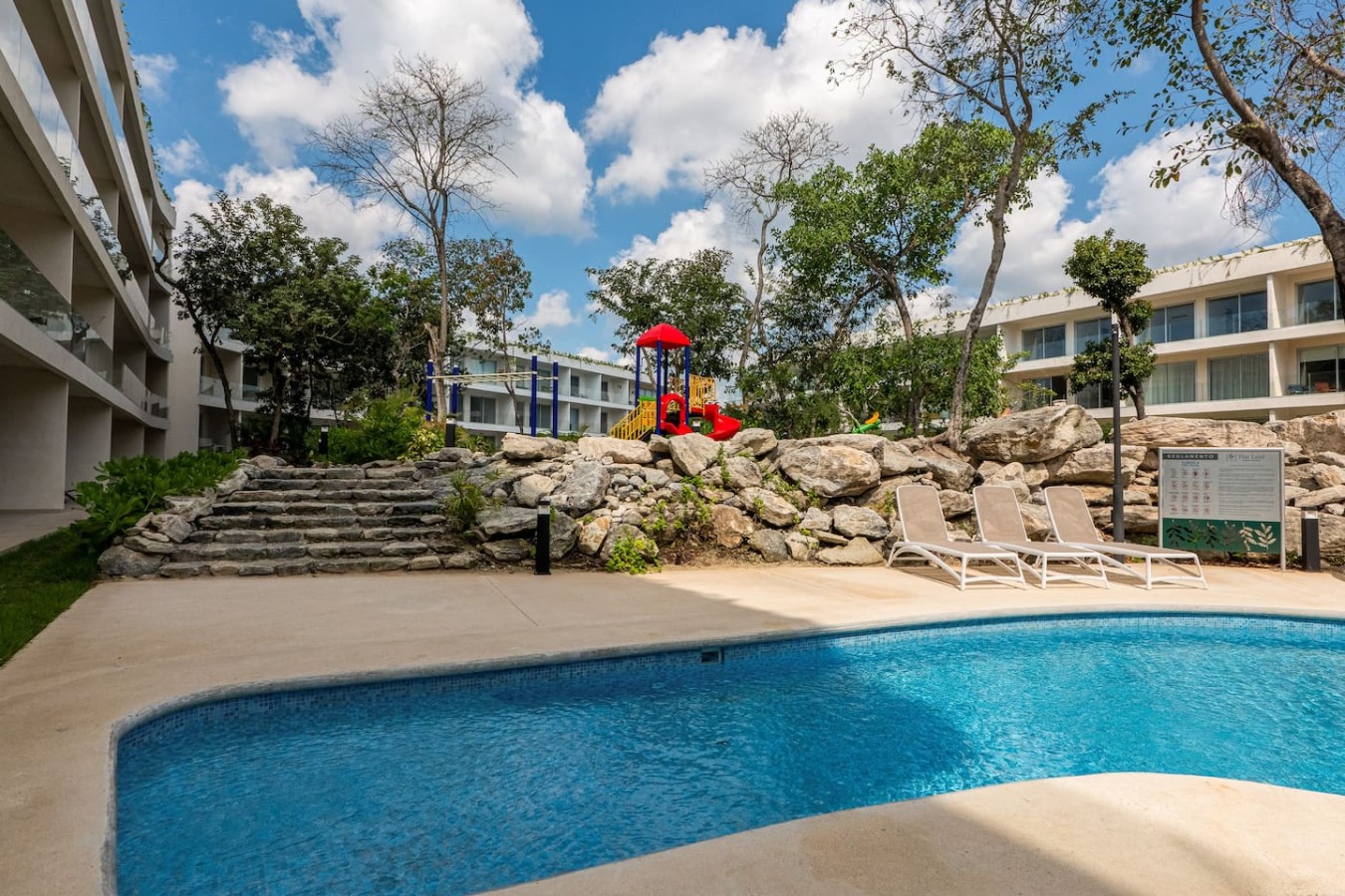 The Leaf | Modern 2BR with Pool & Balcony | Photo 30