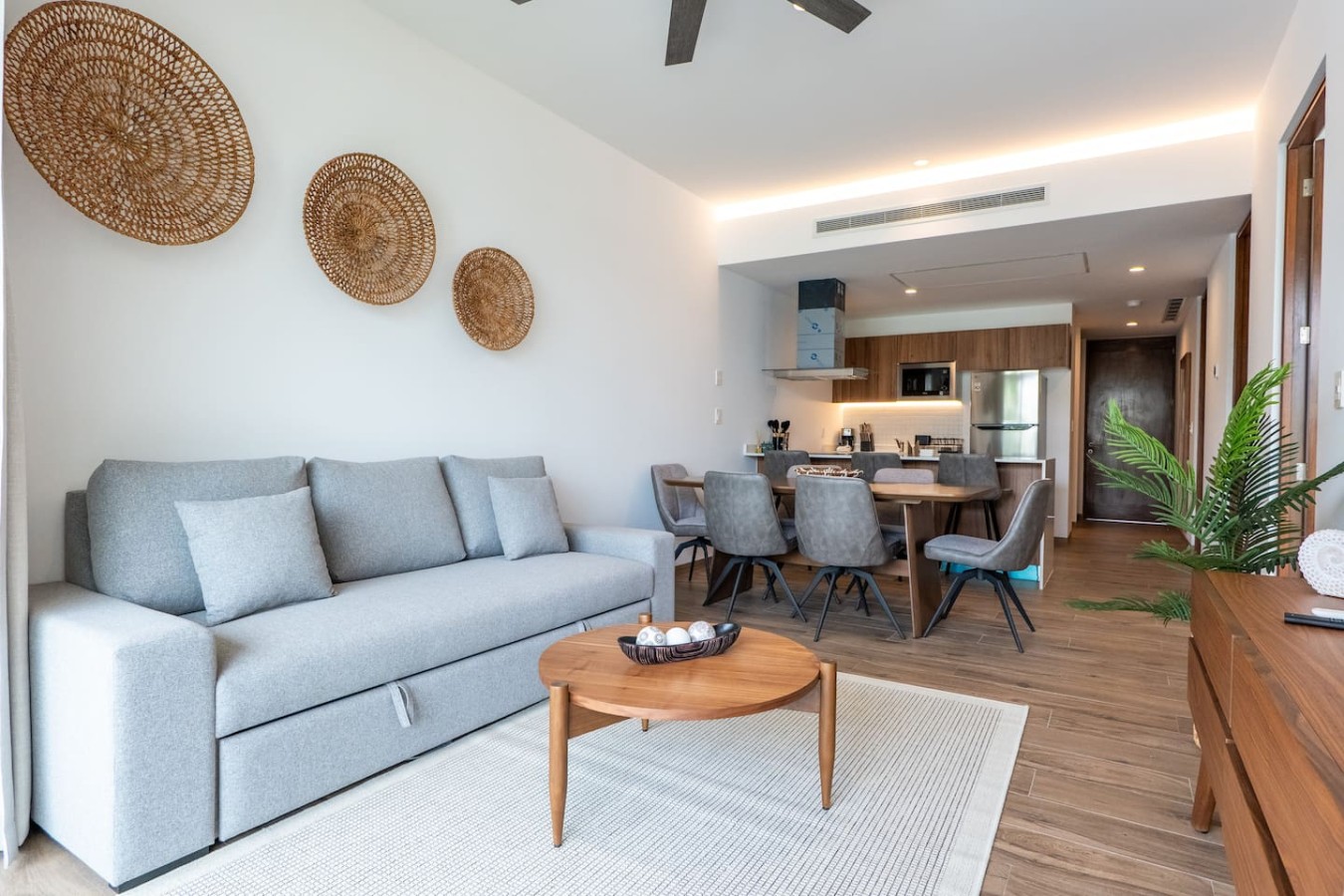 The Leaf | Modern 2BR with Pool & Balcony | Photo 6