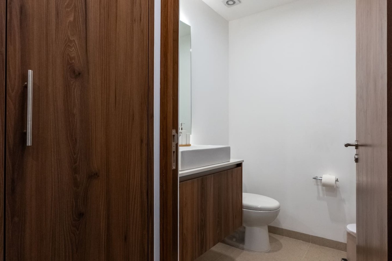 The Leaf | Modern 2BR with Pool & Balcony | Photo 21