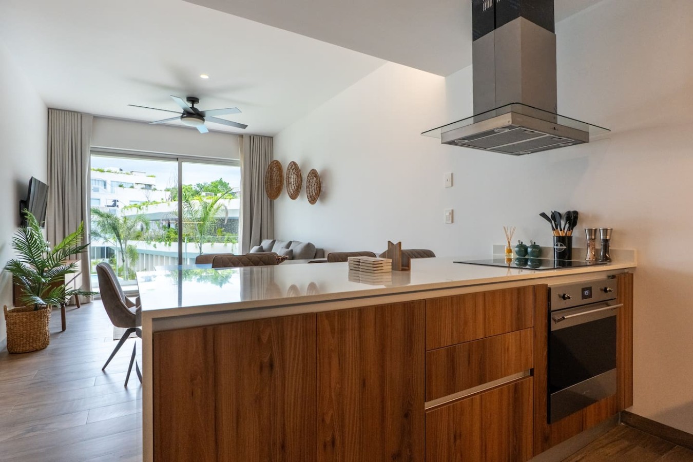 The Leaf | Modern 2BR with Pool & Balcony | Photo 10