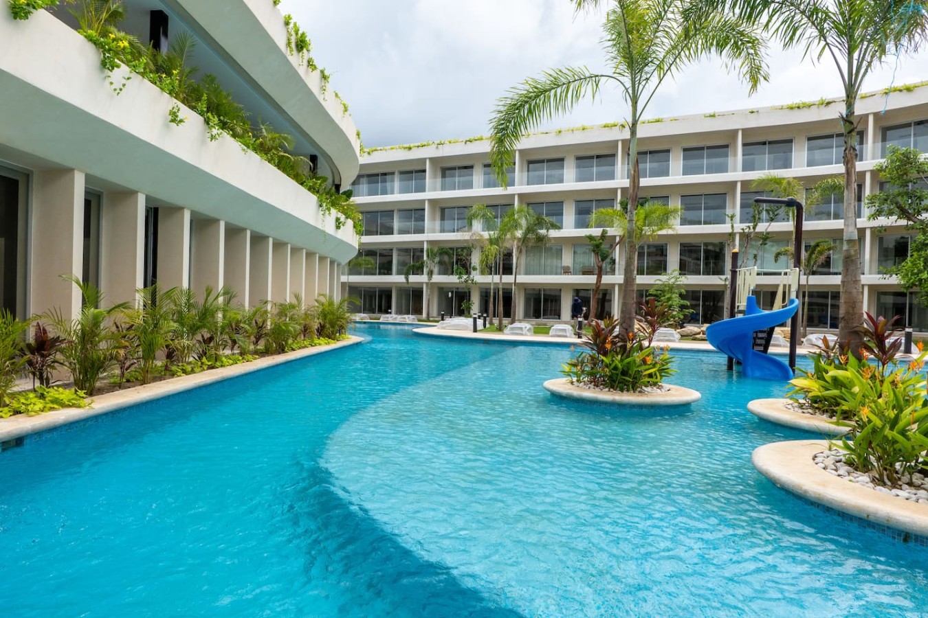 The Leaf | Modern 2BR with Pool & Balcony | Photo 26