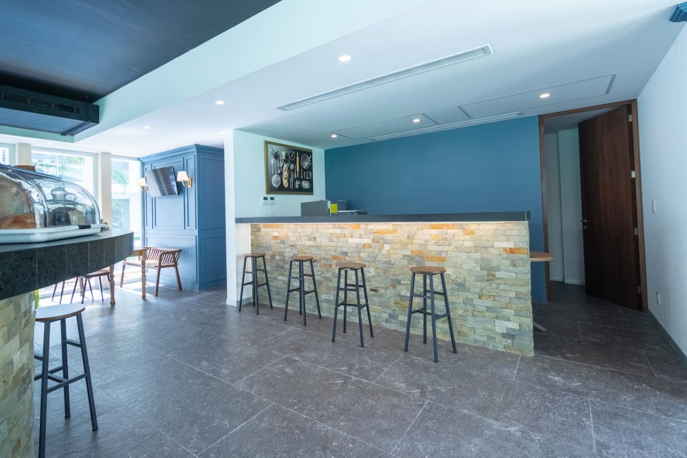 The Leaf | Modern 2BR with Pool & Balcony | Photo 45