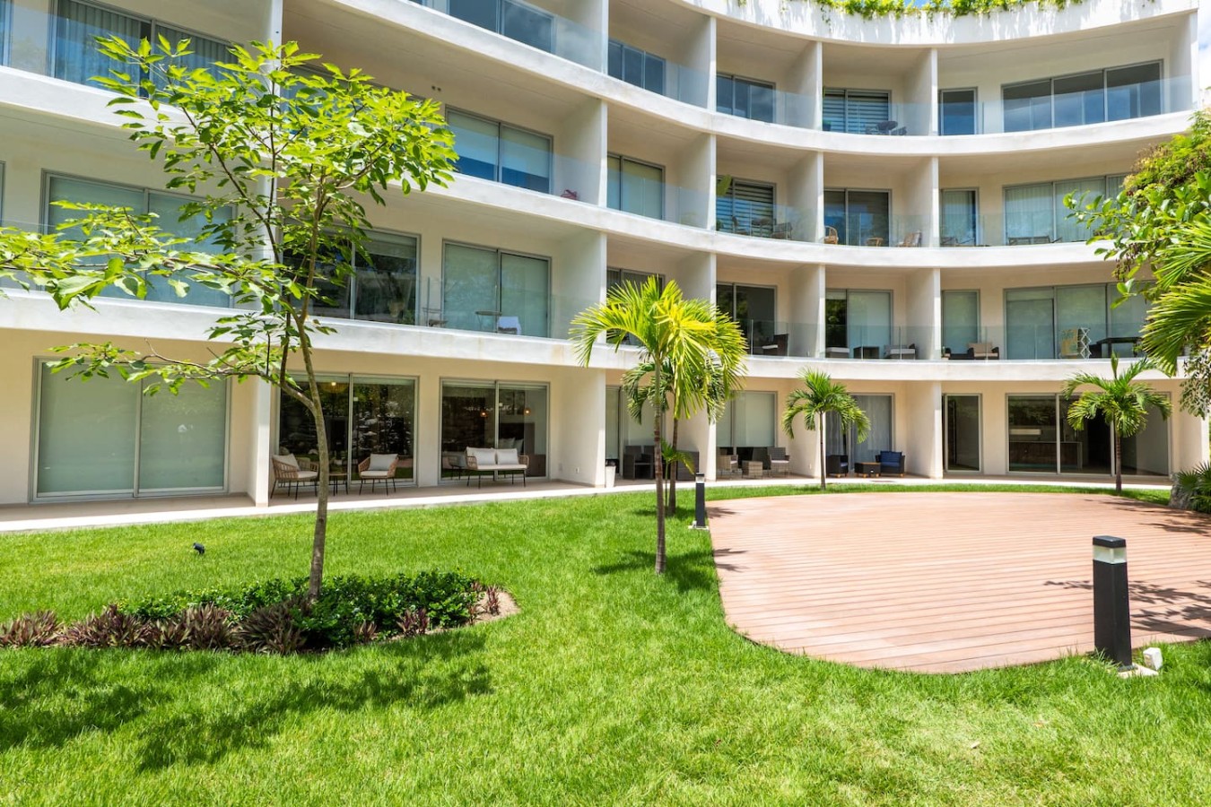 The Leaf | Modern 2BR with Pool & Balcony | Photo 41