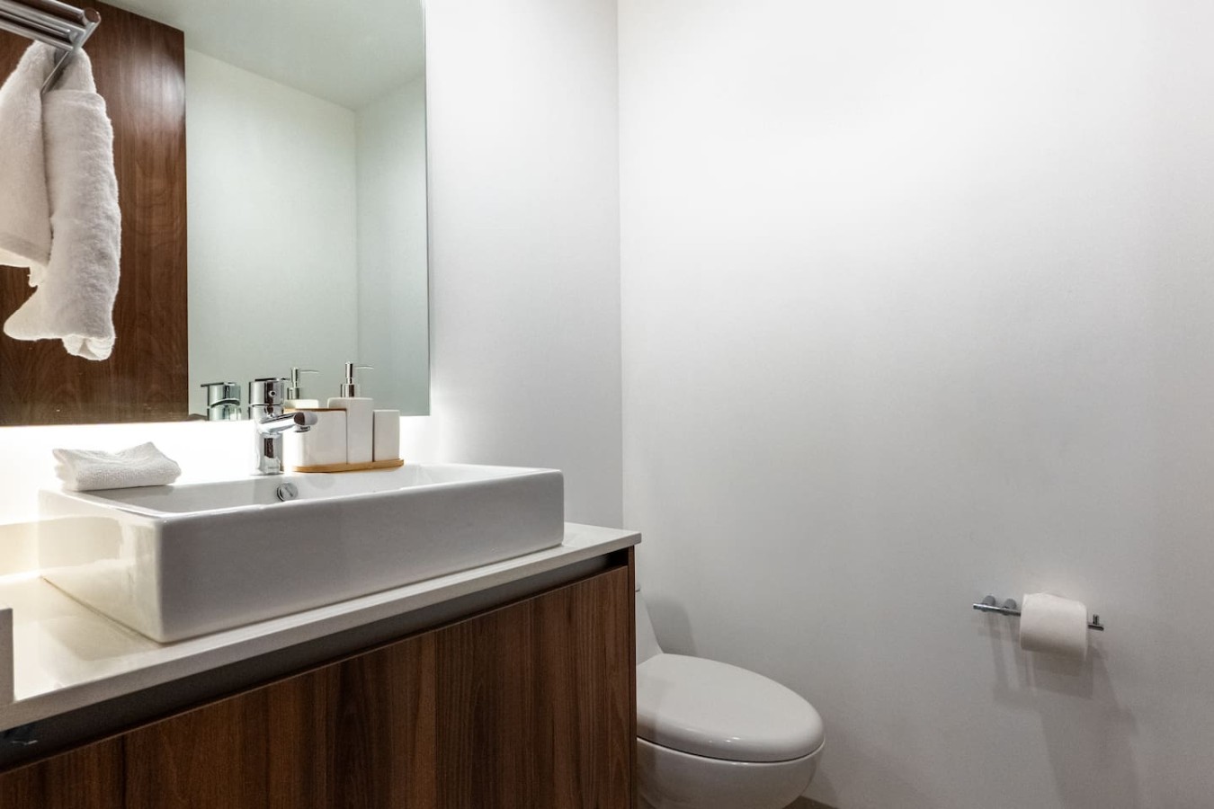The Leaf | Modern 2BR with Pool & Balcony | Photo 20