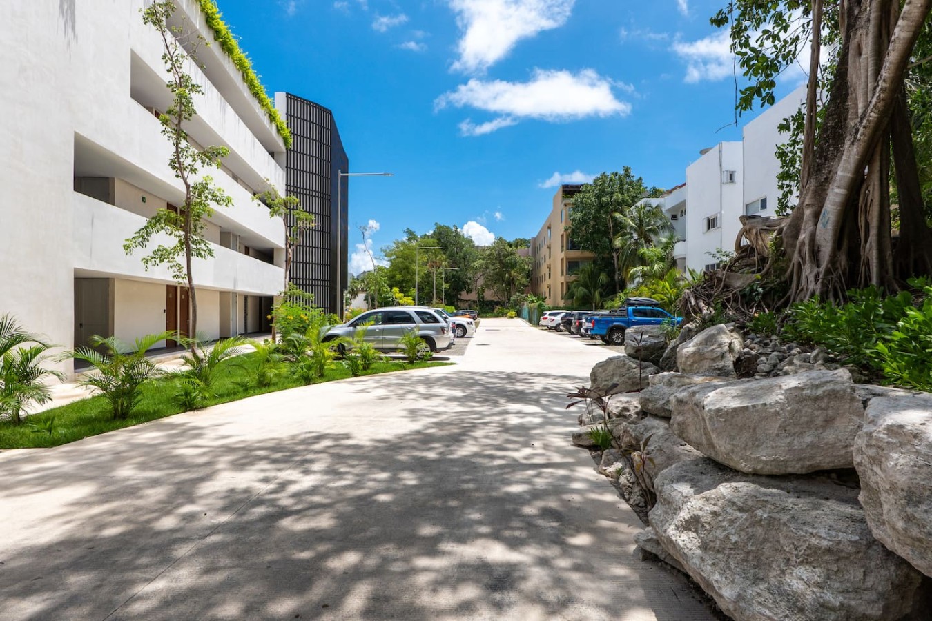 The Leaf | Modern 2BR with Pool & Balcony | Photo 37