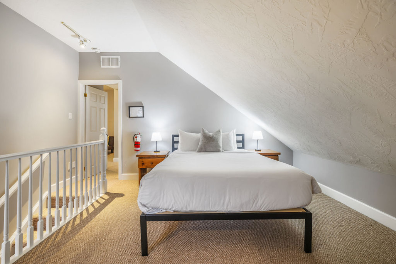 Liisa's Lodge: Private Pool + Hot Tub 20