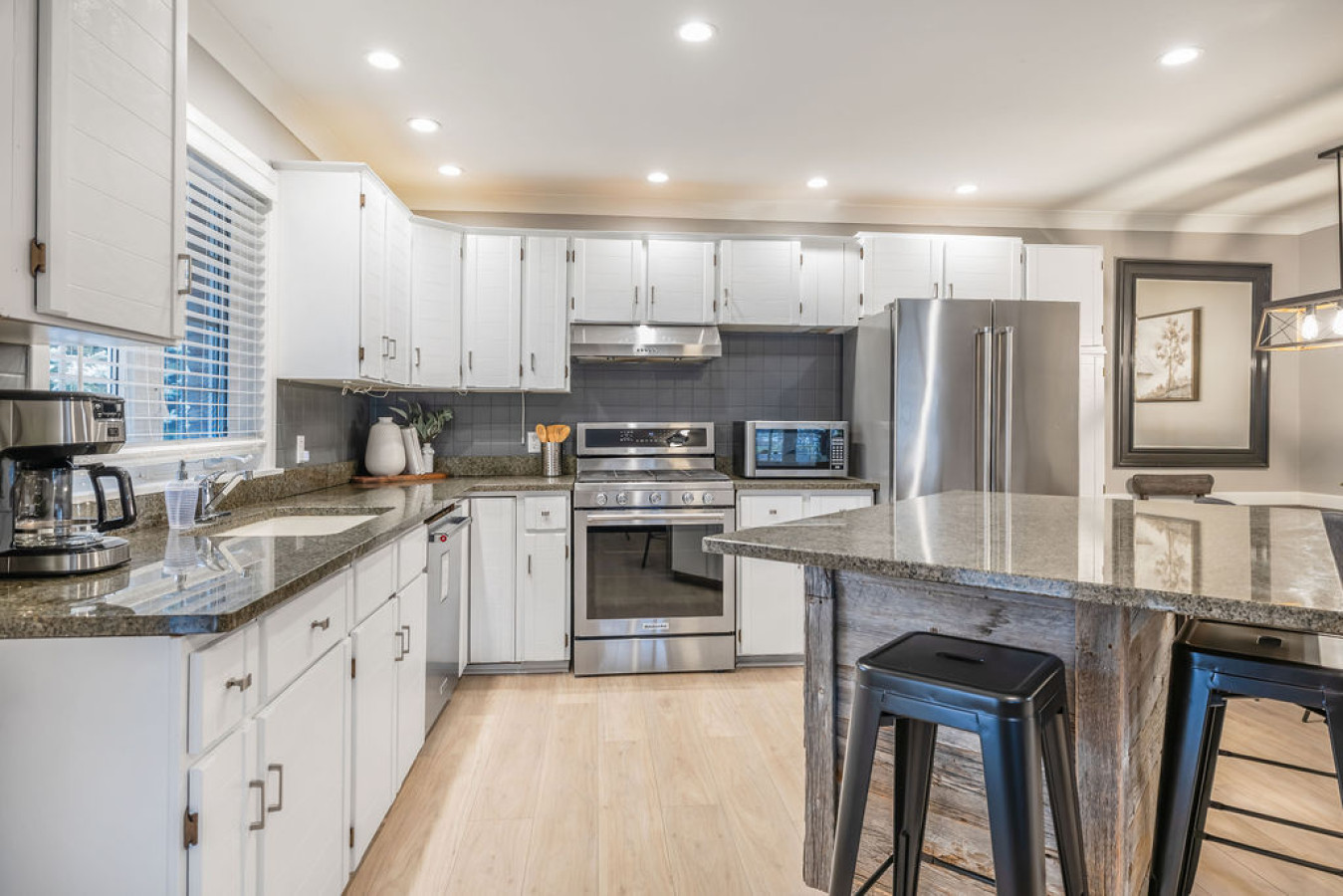 Liisa's Lodge: Private Pool + Hot Tub 2