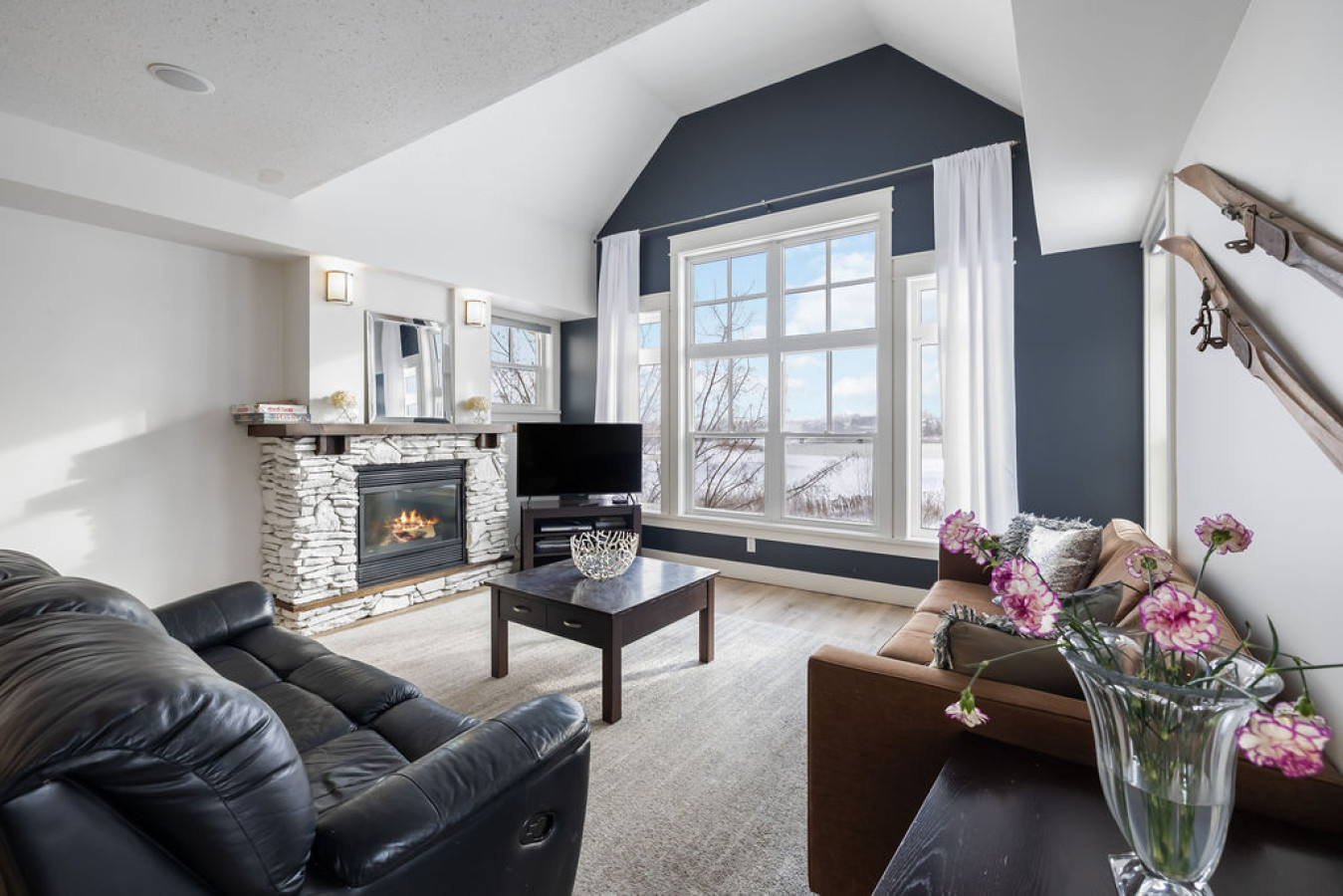 The Green Getaway with Mtn Views, Golf and Pool 6