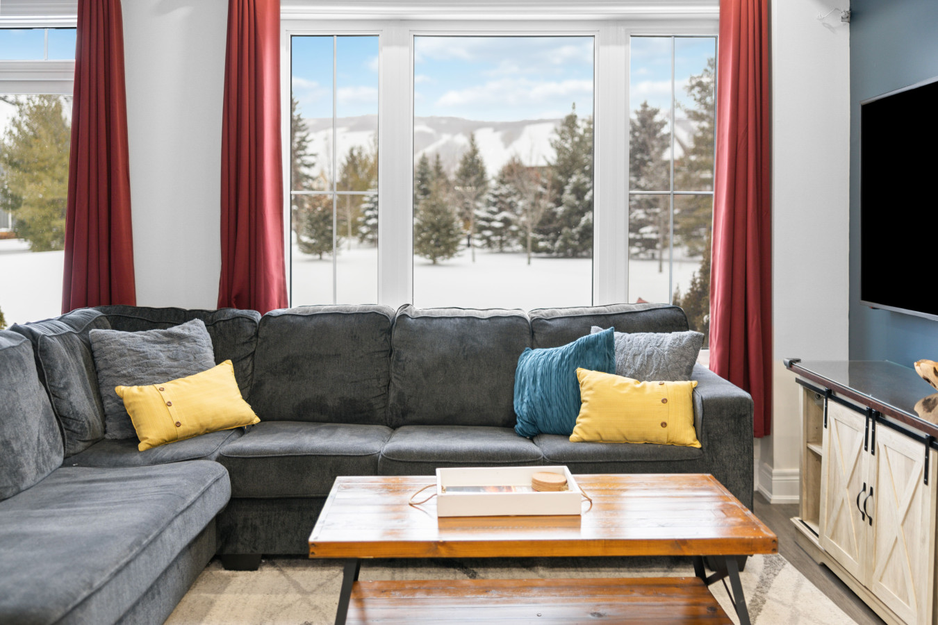 40 Snowbridge: Sauna, Games Room, Mountain View 13