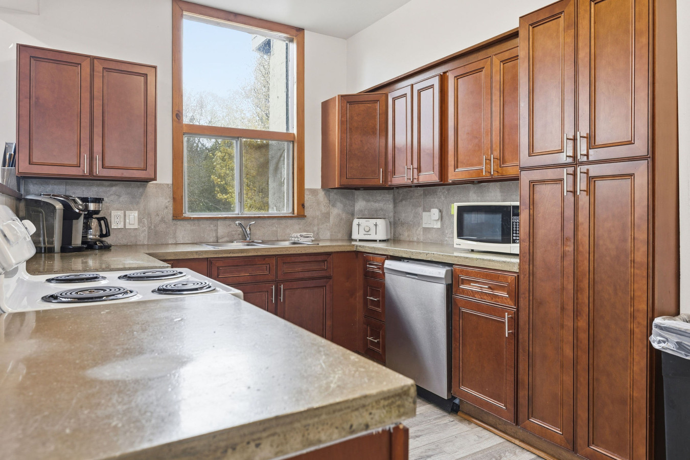 The Hickory Hideaway 11