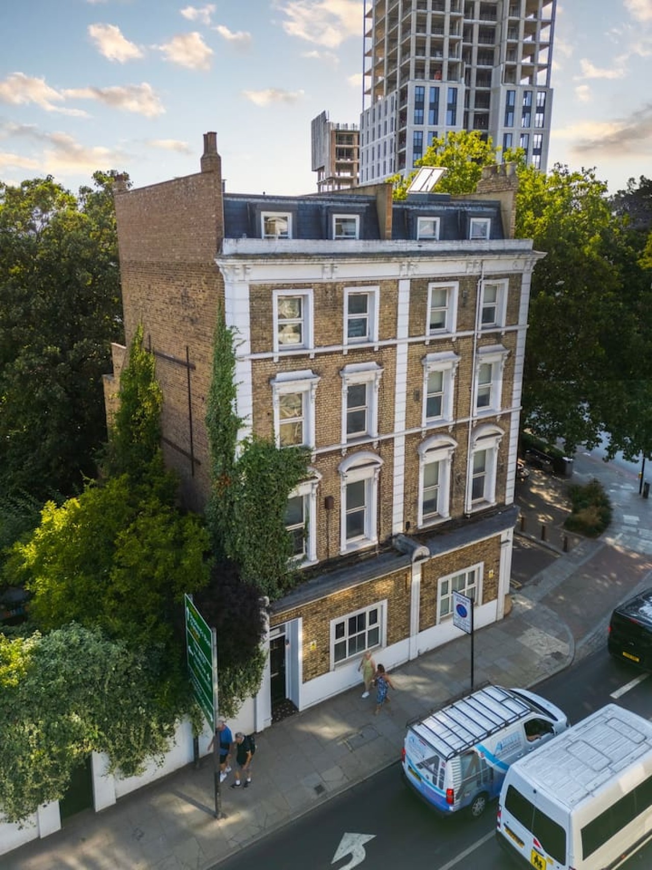Earl's Court Residence | Elegant 2BR | London