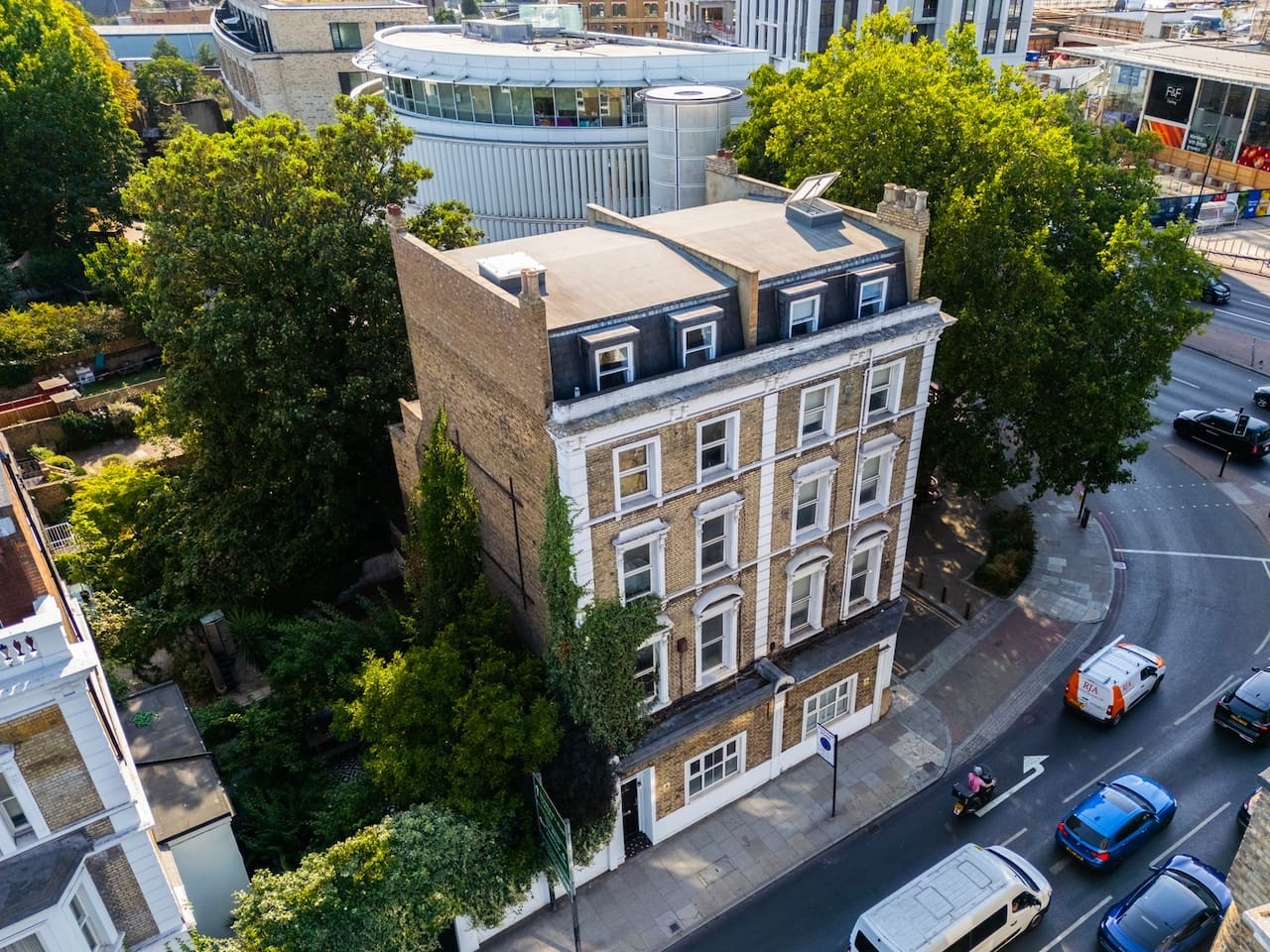 Earl's Court Residence | Elegant Studio | London