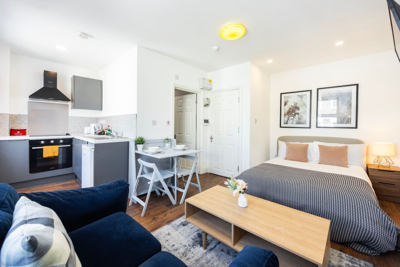 Earl's Court Residence | Stylish Studio | London
