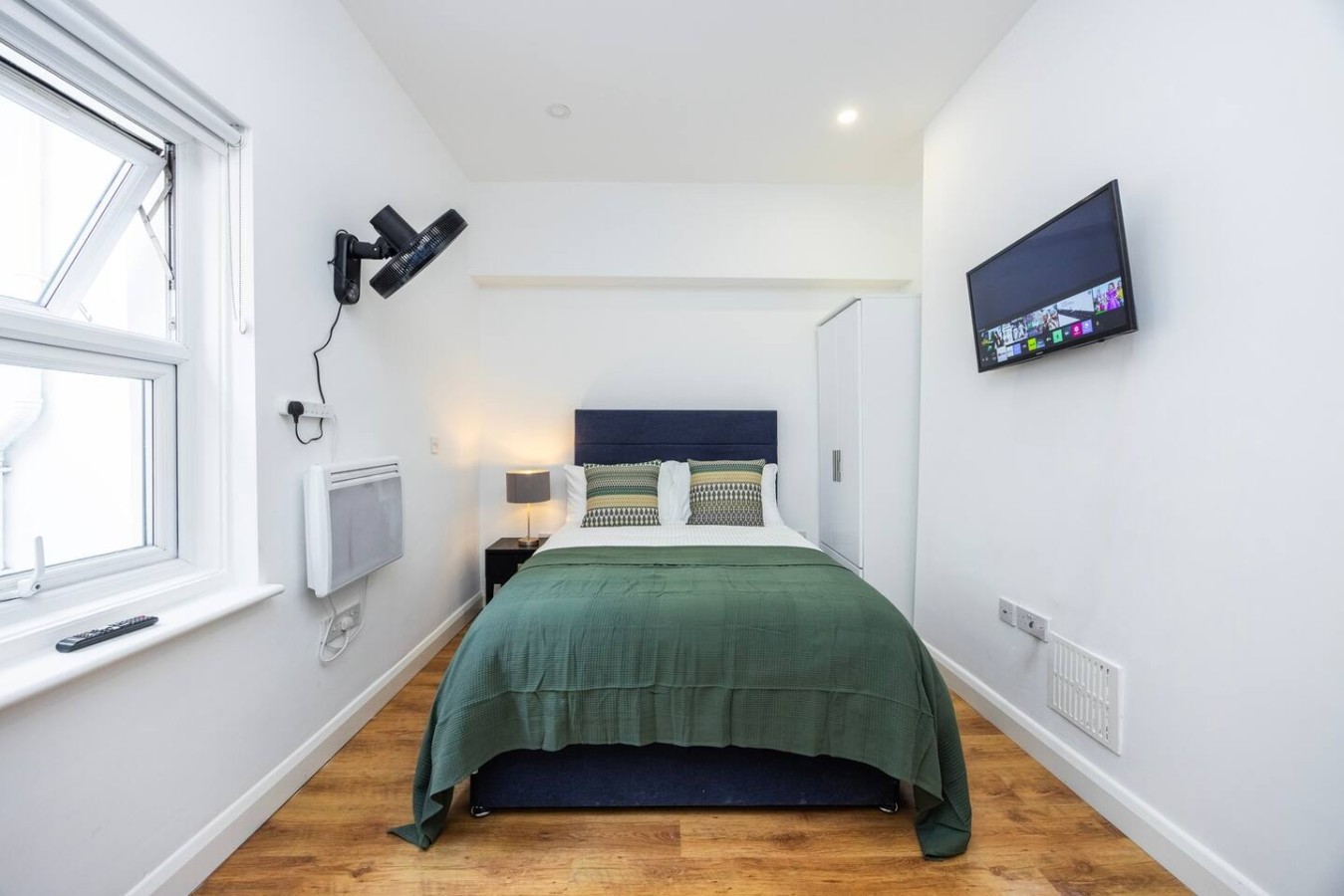 Earl's Court Residence | Modern Studio | London
