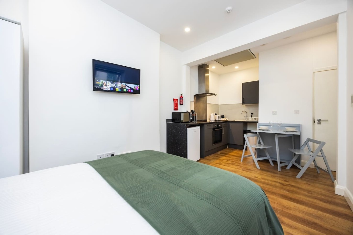 Earl's Court Residence | Modern Studio | London