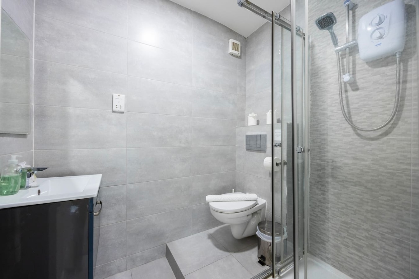 Earl's Court Residence | Stylish 2BR | London