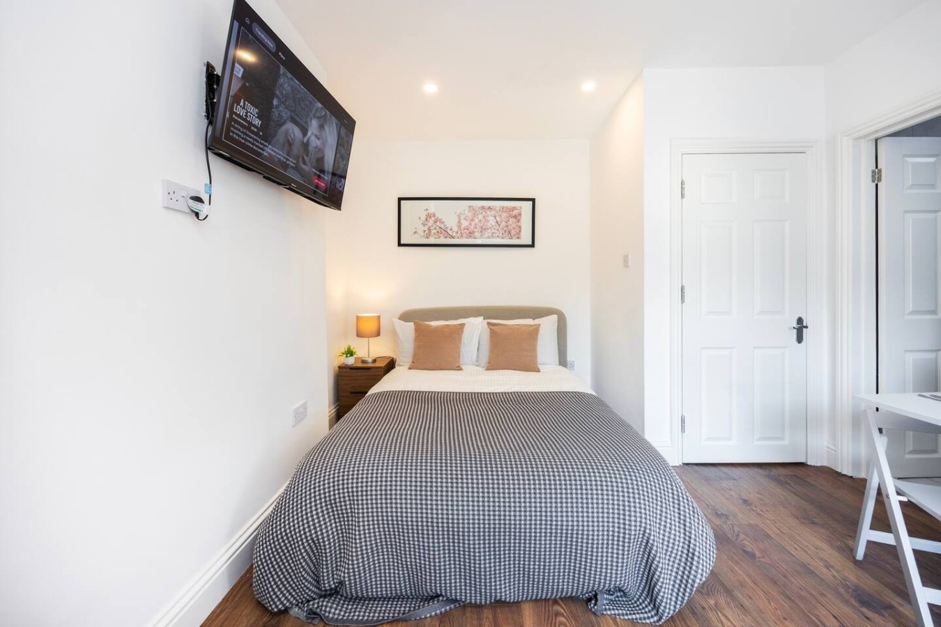 Earl's Court Residence | Stylish Studio | London
