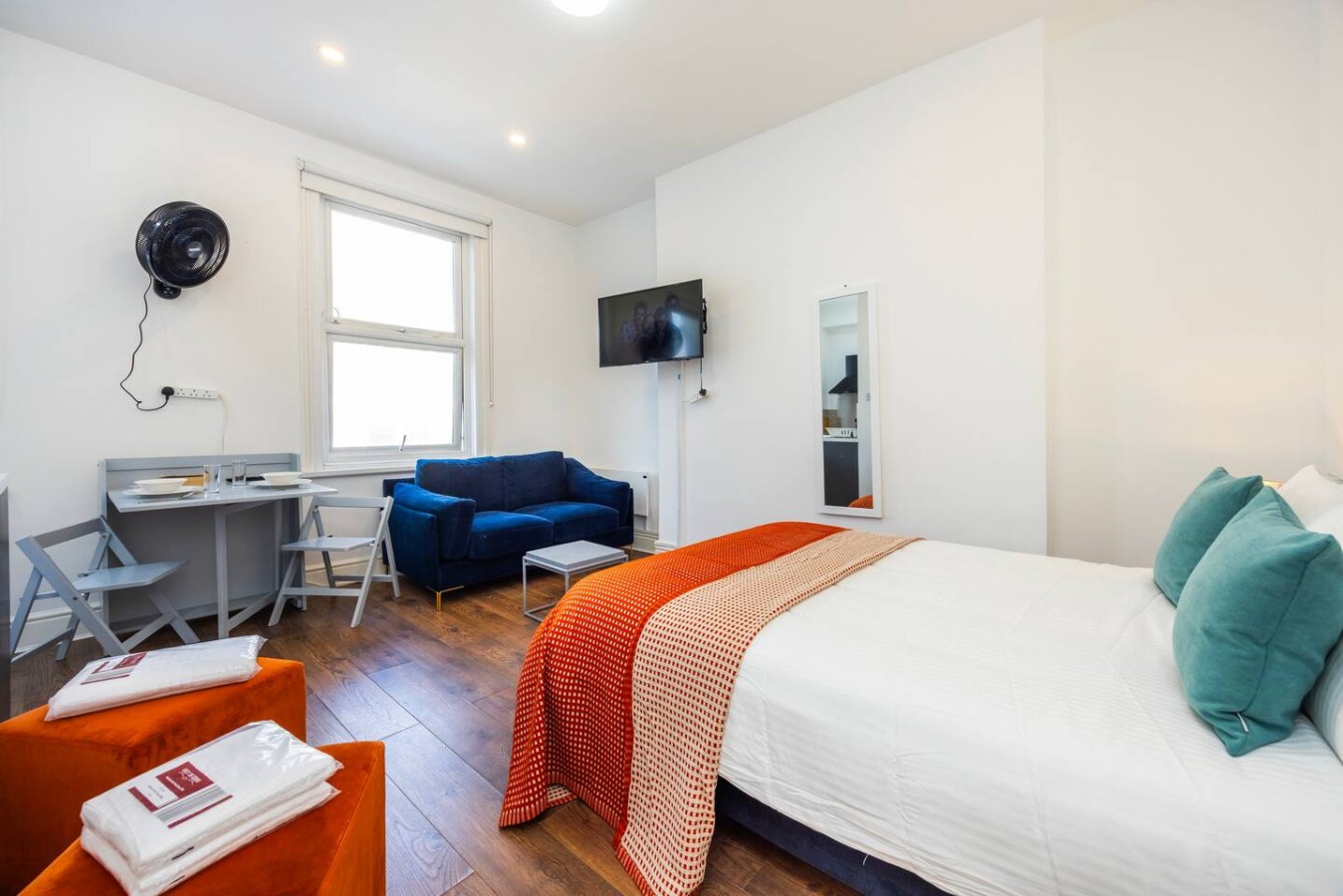 Earl's Court Residence | Elegant Studio | London