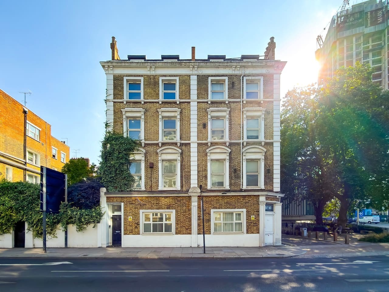 Earl's Court Residence | Elegant Studio | London