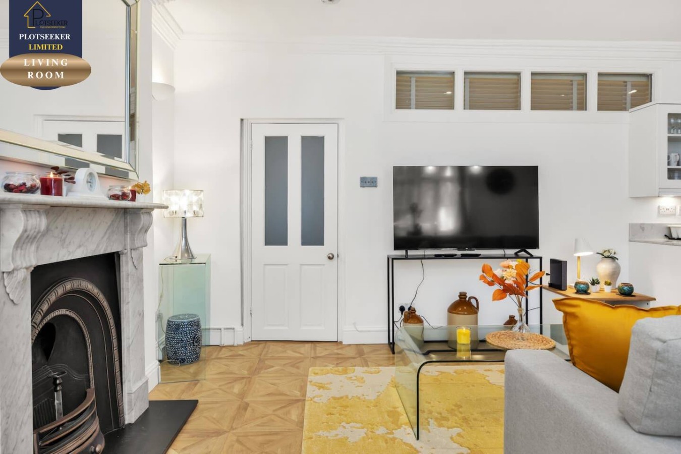 SMART TV IN LIVING ROOM