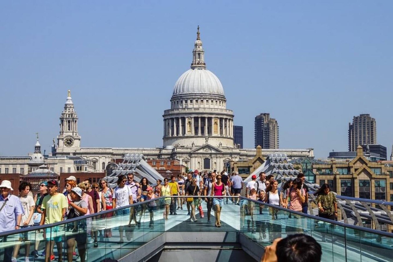 South Bank (1.4 miles / 7 mins by tube) A buzzing cultural stretch along the Thames filled with restaurants, street performers, book markets, and landmarks like the National Theatre and BFI.
