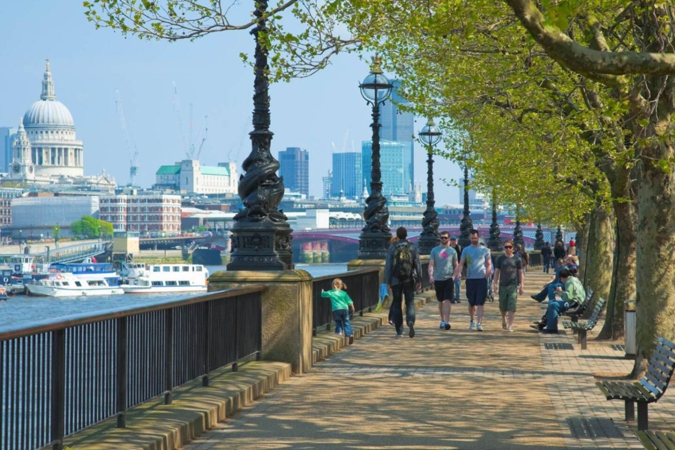 River Thames Walkway (0.5 miles / 8-min walk) Take a scenic stroll or morning jog along the riverside. You’ll pass iconic views, historic buildings, and plenty of photo-worthy spots.