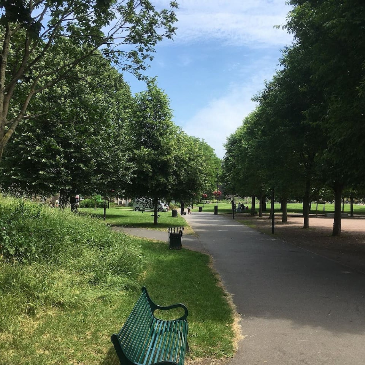 Vauxhall Pleasure Gardens (0.3 miles / 5-min walk) Charming and lively local park ideal for picnics, morning runs, or evening strolls. Often hosts live events and weekend food stalls.