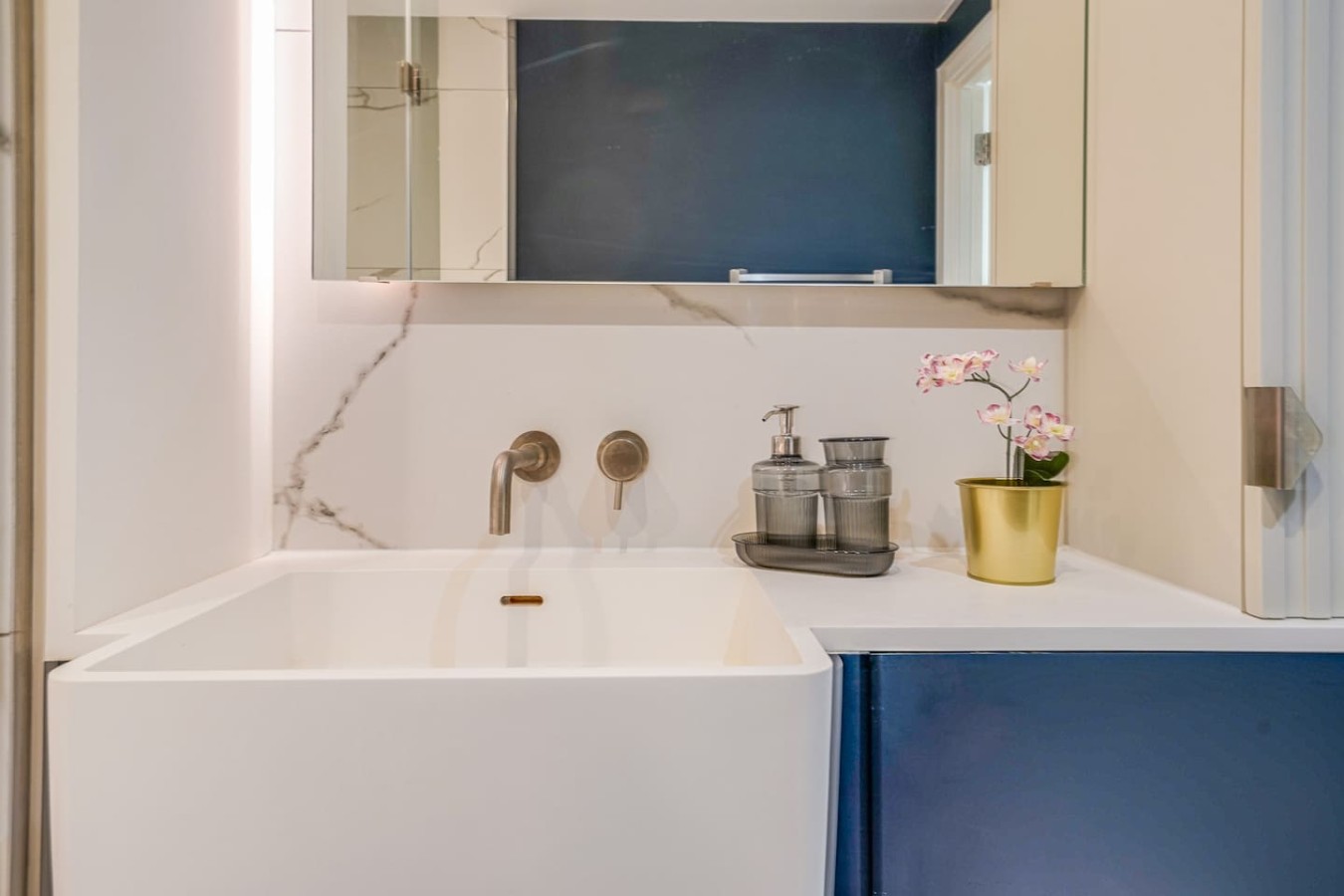 Full bathroom