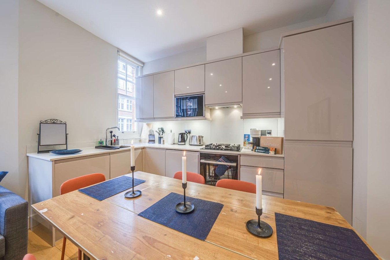 Dining area 1