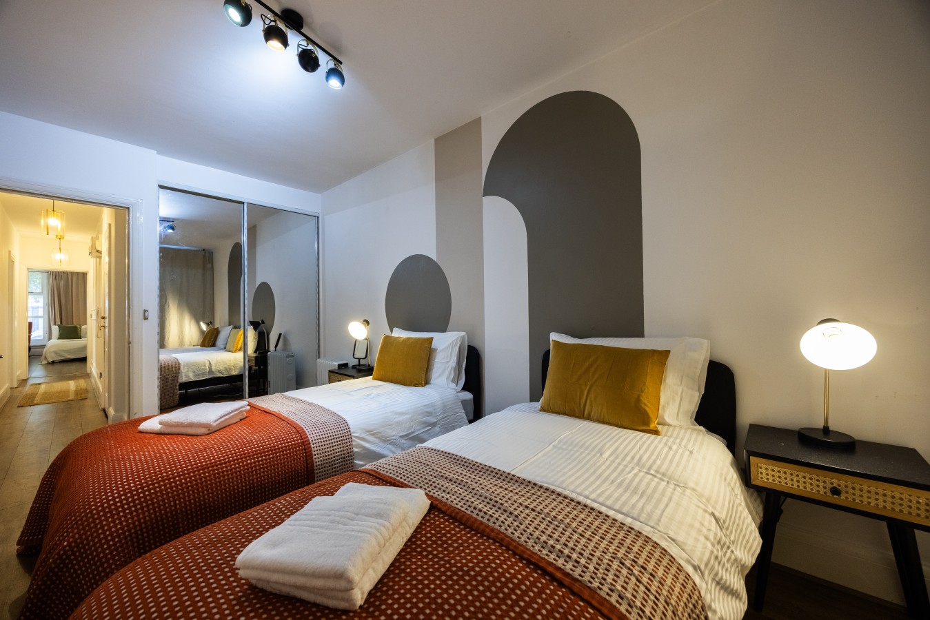 Flat 2 498 Edgware Road_24 copy.jpg
