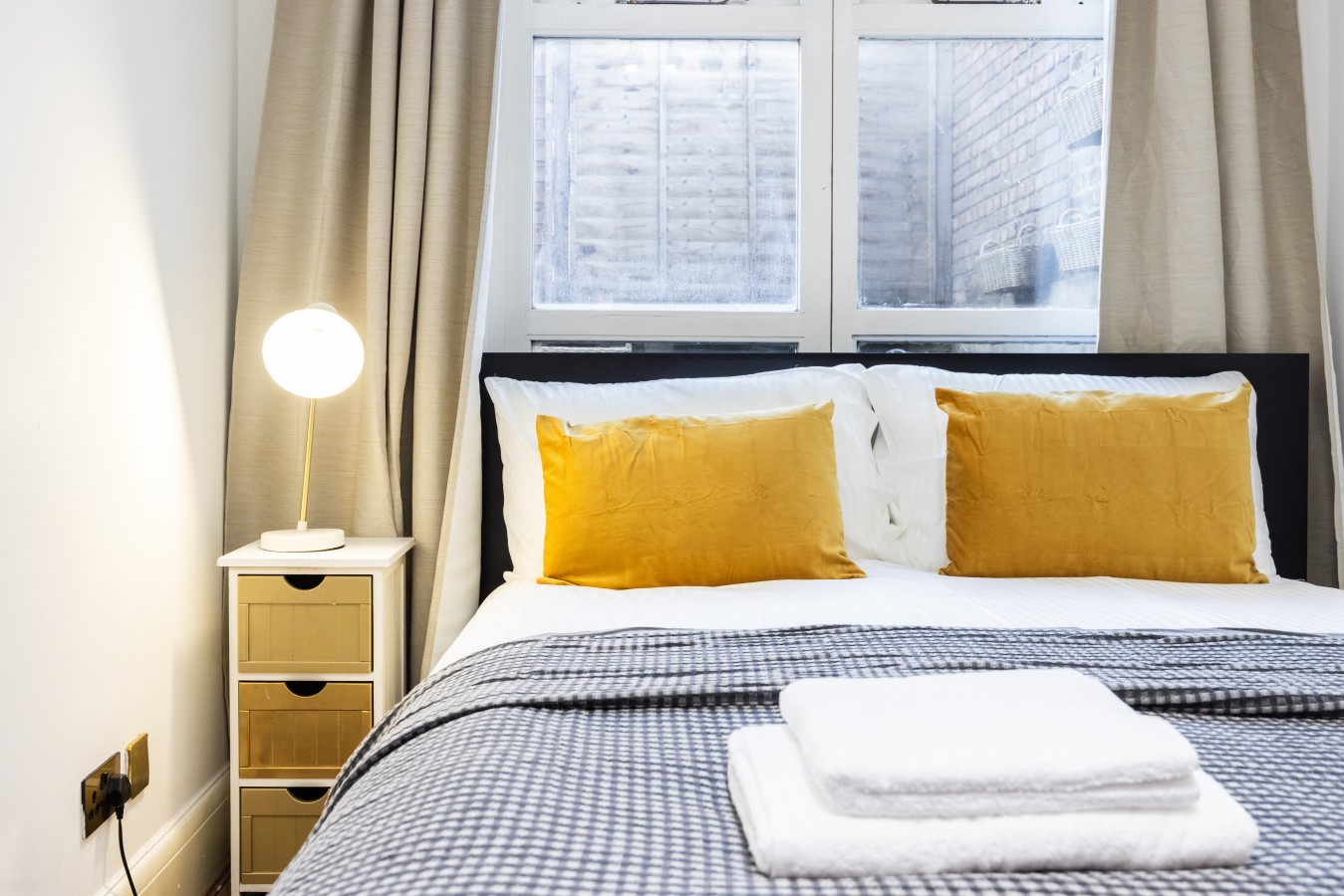 Flat 2 498 Edgware Road_21 copy.jpg