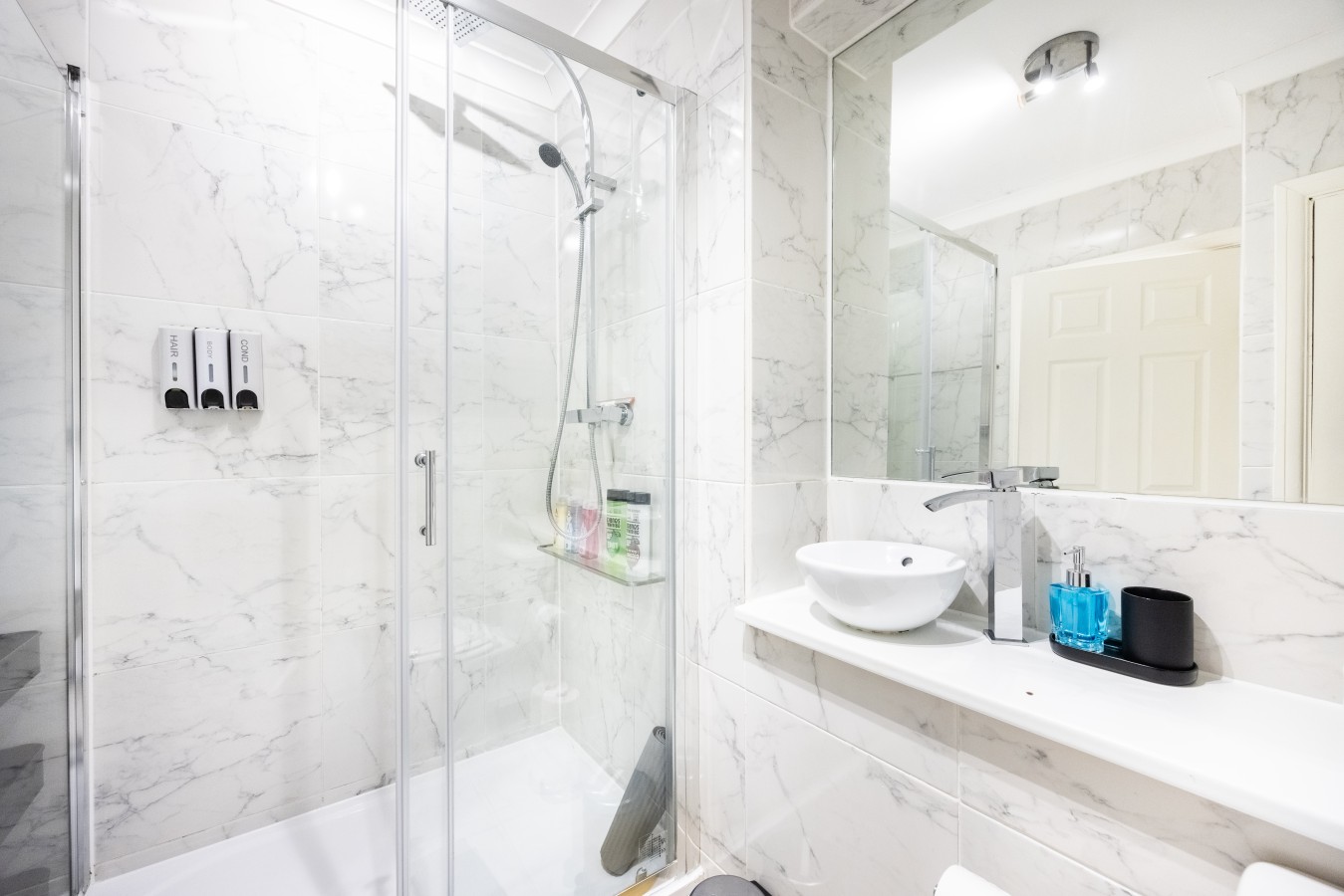 Flat 2 498 Edgware Road_02 copy.jpg