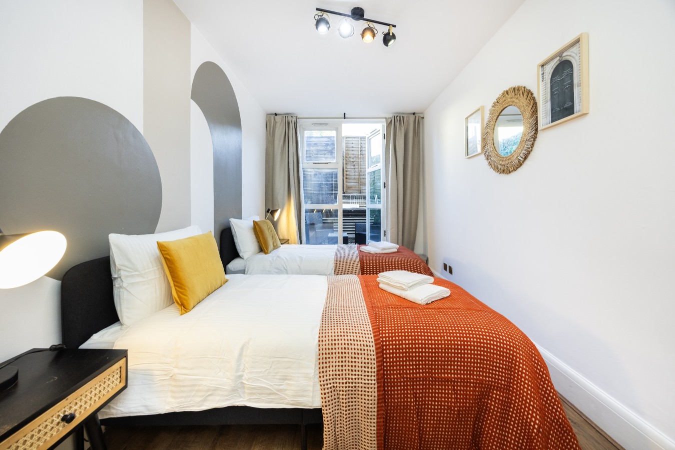 Flat 2 498 Edgware Road_13 copy.jpg