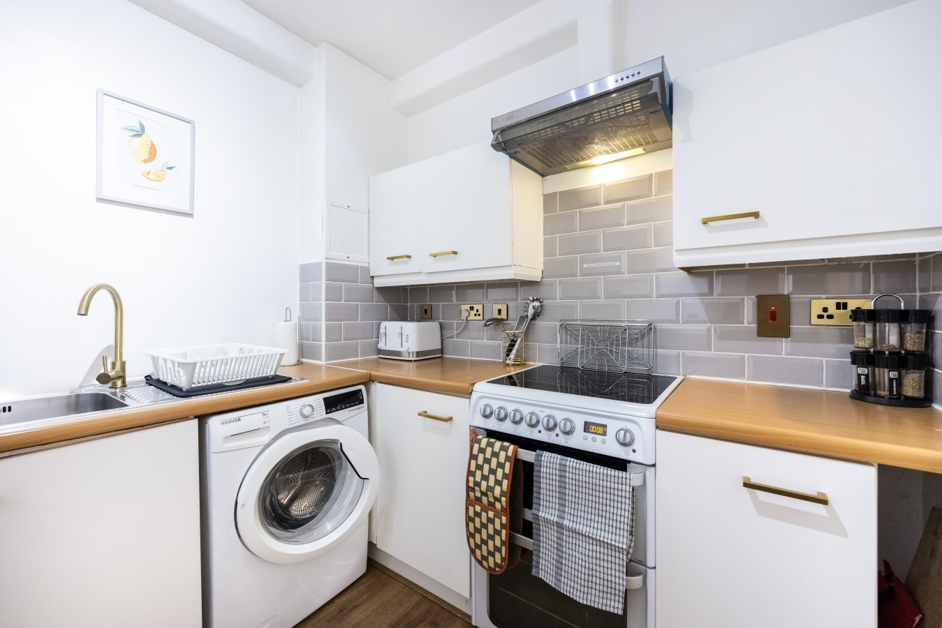 Flat 2 498 Edgware Road_08 copy.jpg