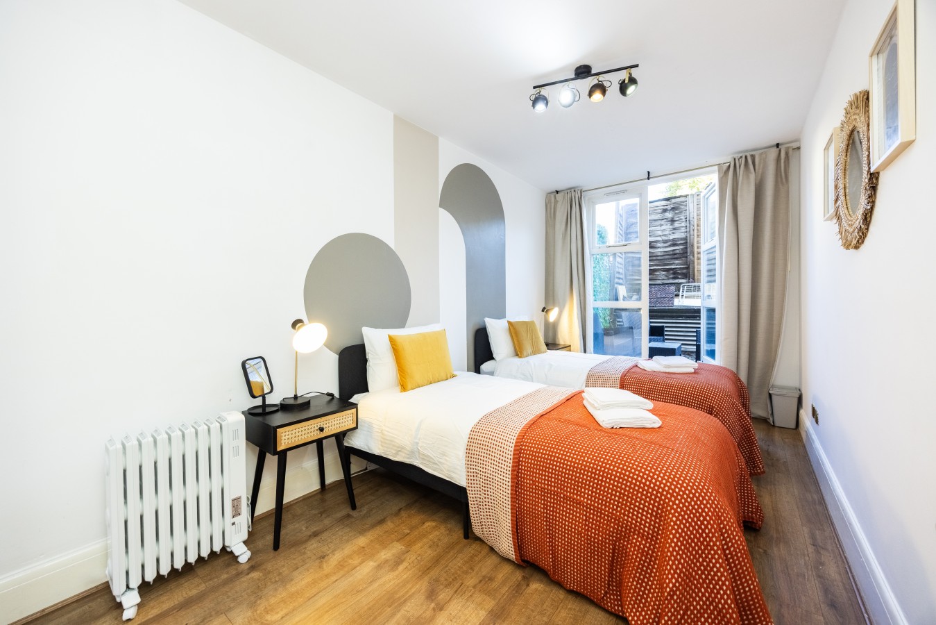 Flat 2 498 Edgware Road_12 copy.jpg