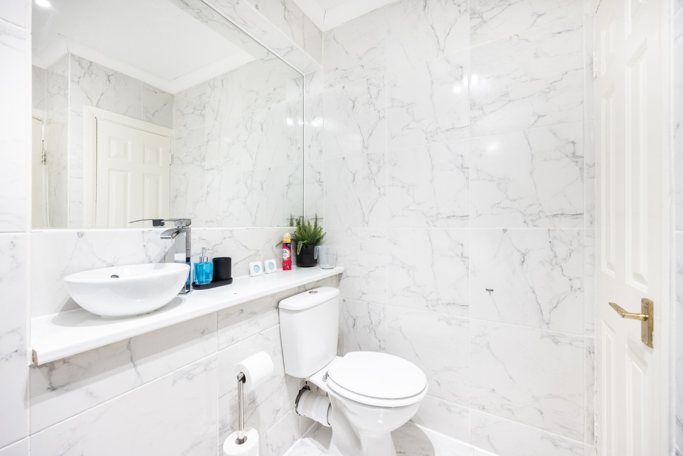 Flat 2 498 Edgware Road_04 copy.jpg