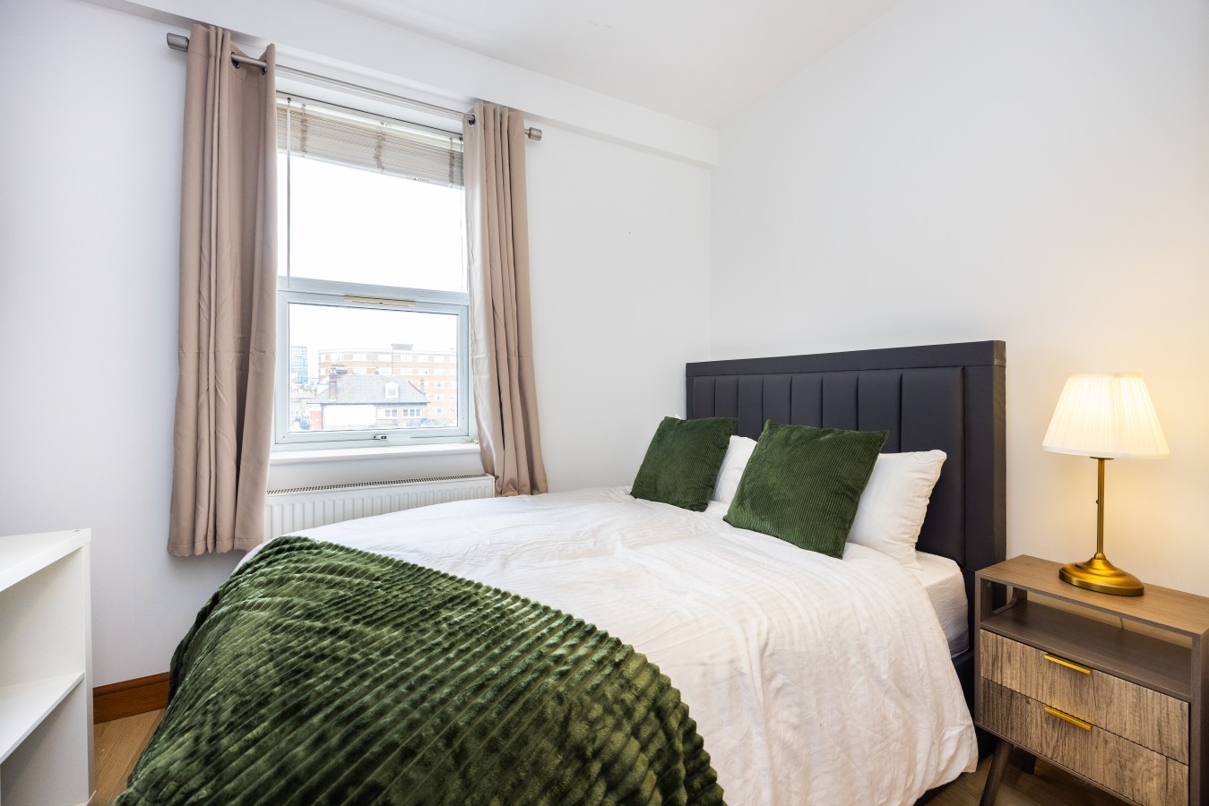 Flat 6 185 North End Road_29 copy.jpg