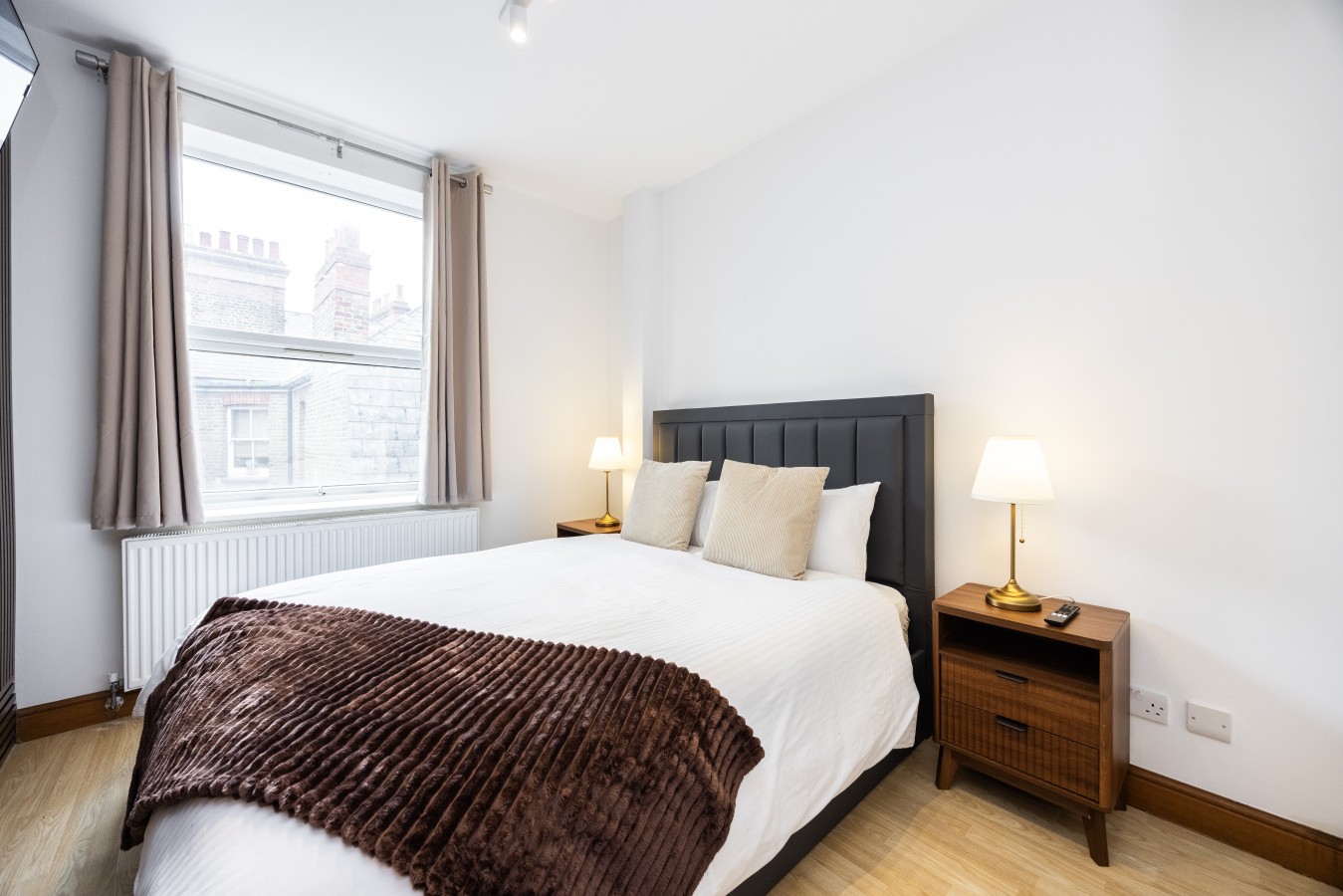 Flat 6 185 North End Road_05 copy.jpg