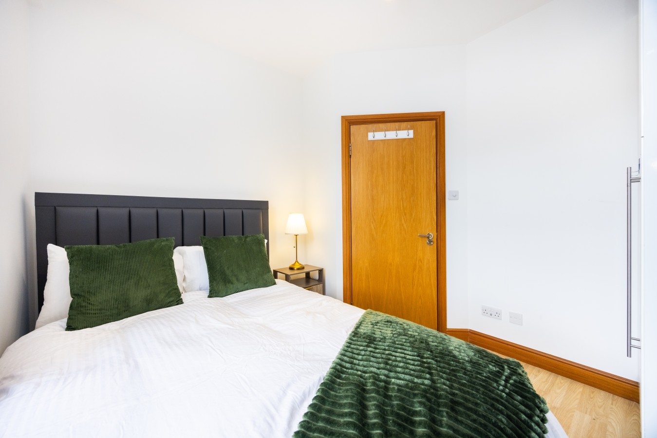 Flat 6 185 North End Road_32 copy.jpg