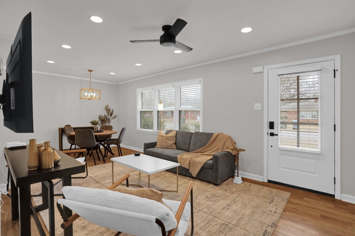 Overton Square/Zoo area 2bed/1bath/kitchen