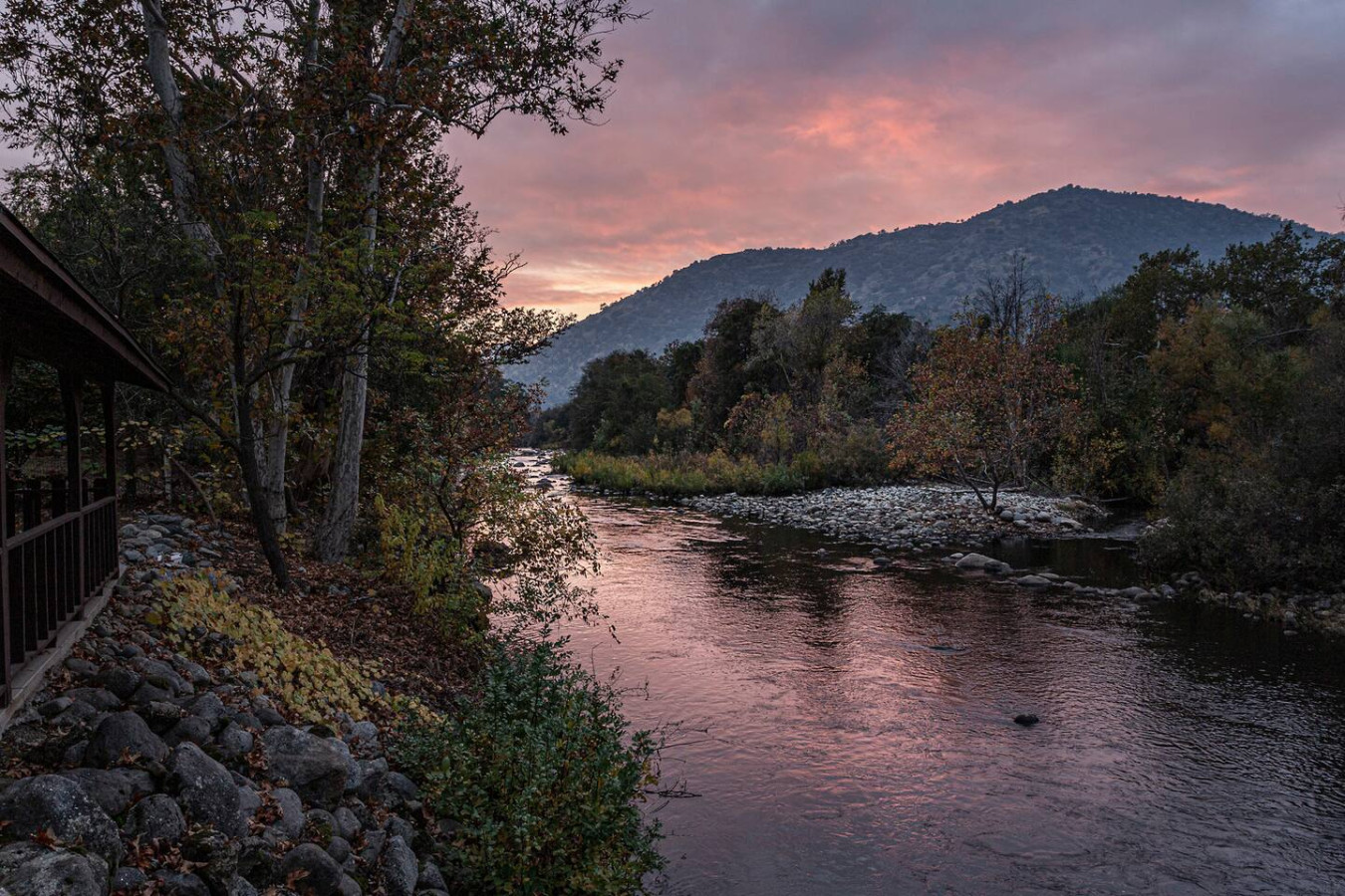 Sequoia Riverfront House With Private Beach! - Three Rivers